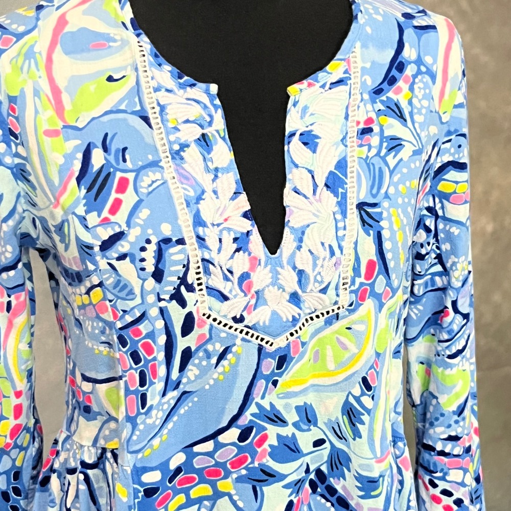 Lilly Pulitzer Lyndsey Tunic Blue Tropical Print Embroidered V-Neck Small - Picture 5 of 8